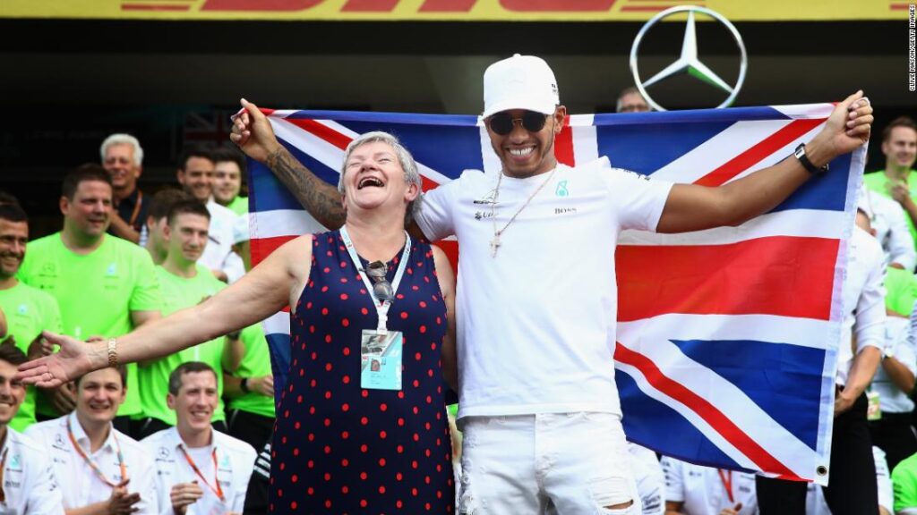 Lewis Hamilton to vary title to honor mom
