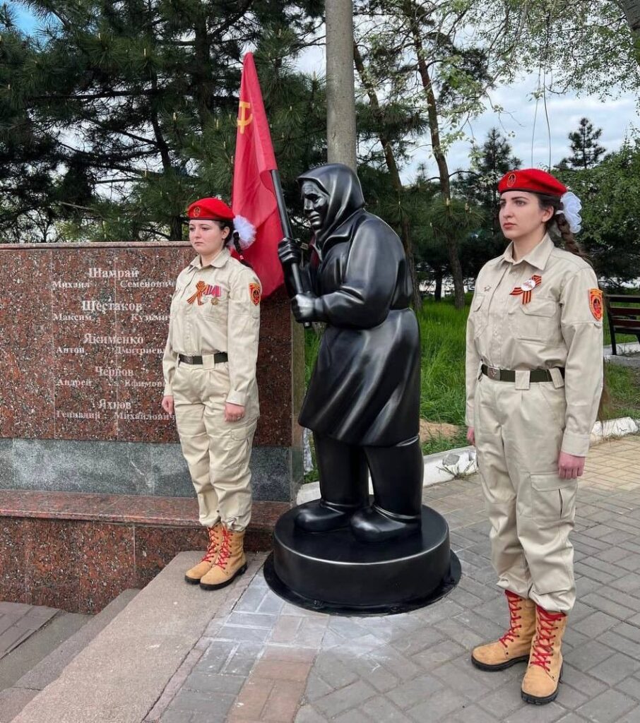From medals to street indicators, Russians attempt to put their stamp on Mariupol