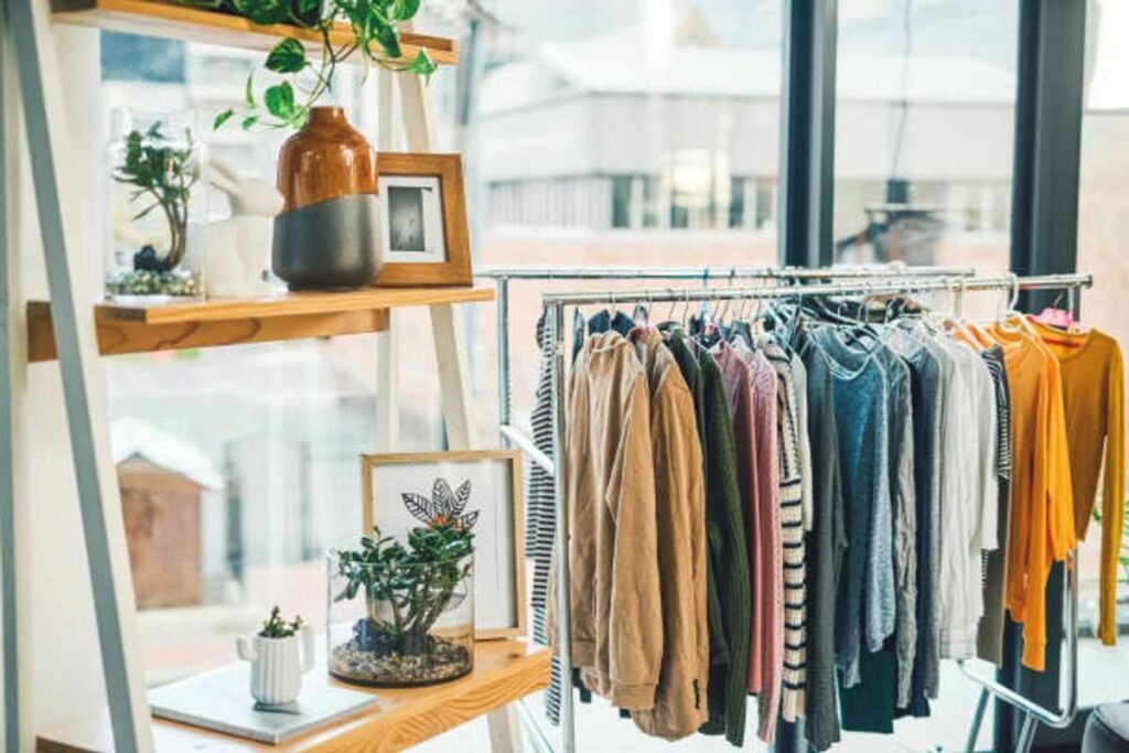 Shopping on the web For Men’s Clothing – The Changing Fashion
