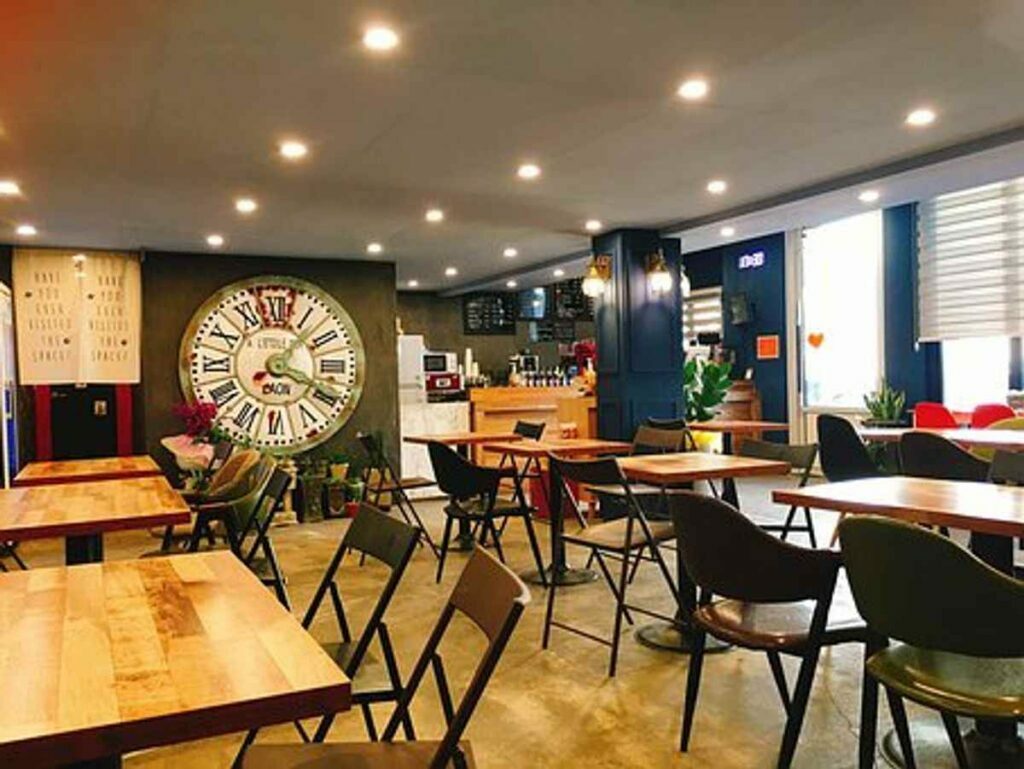 Cute Espresso Retailers Close to Lucknow