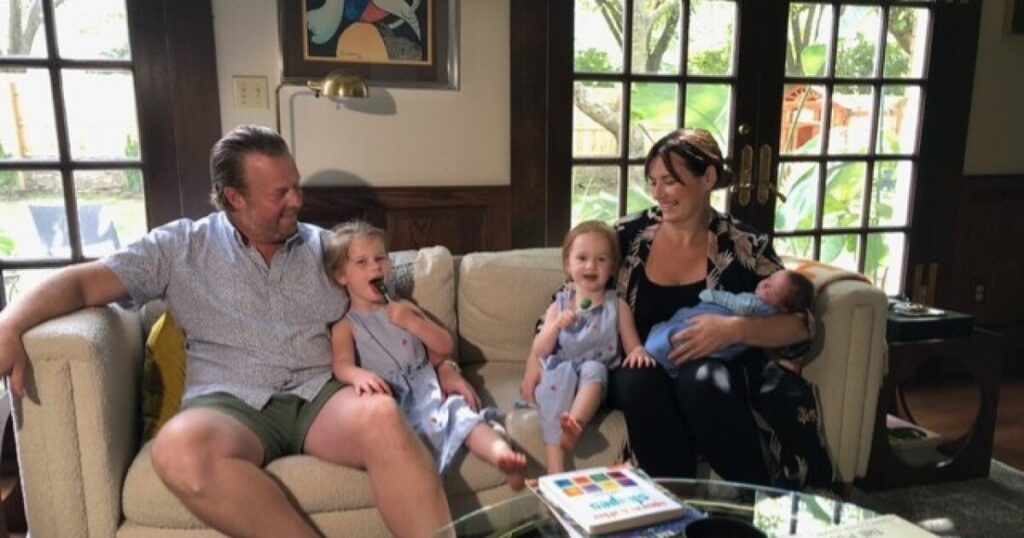 Oh child! Overland Park couple’s new child child delivered on aspect of street