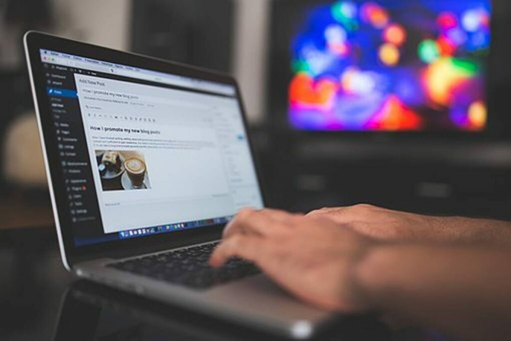 How to begin Blogging: If An Evil, Cartoon Queen Can Do It, You Can, As well