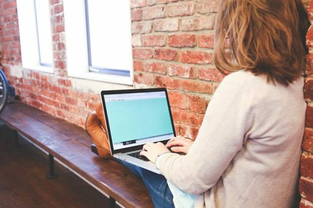 Recommendations for Student Essay Creating