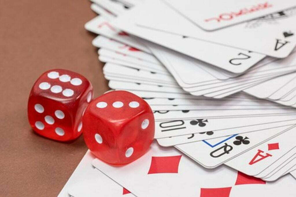 How to play for the largest progressive slot machine jackpots and how to win them.