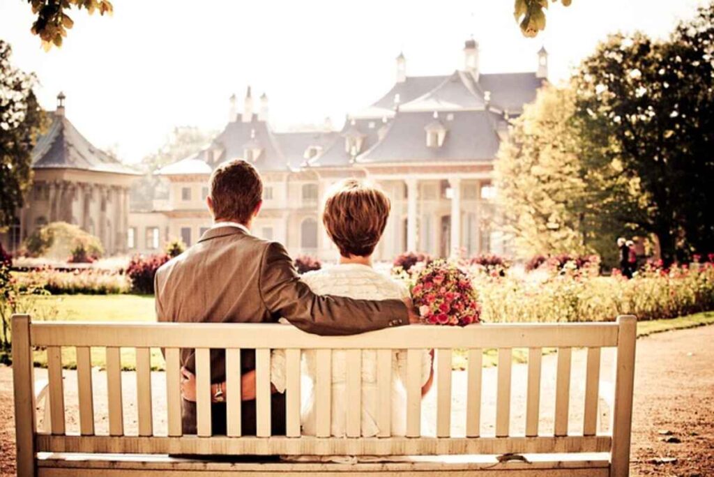 Relationships: Do All Relationships Have Four People?