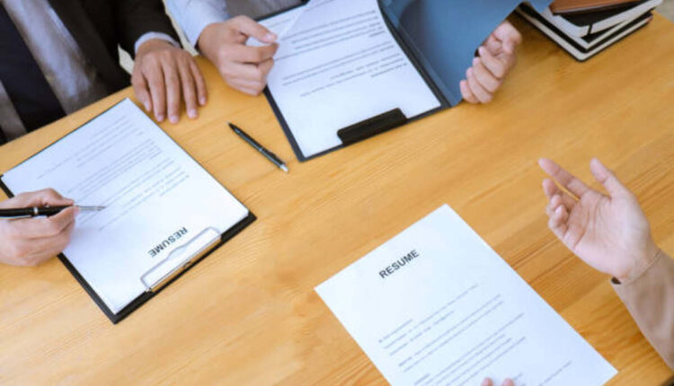 What is the role of an internal recruiter?