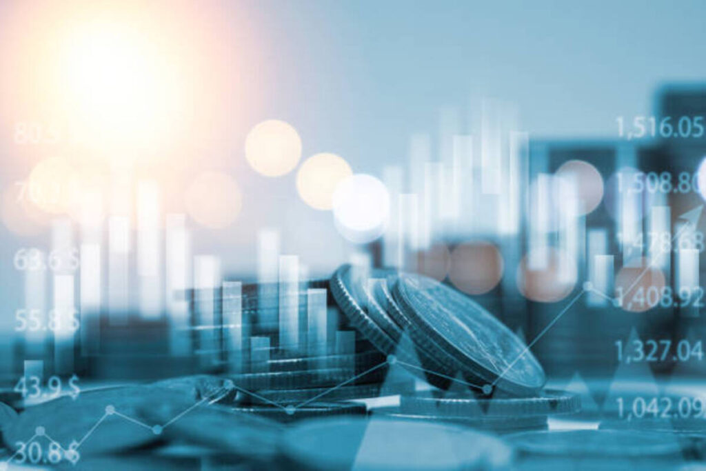 Choosing Between a Mutual Fund and an Index Fund