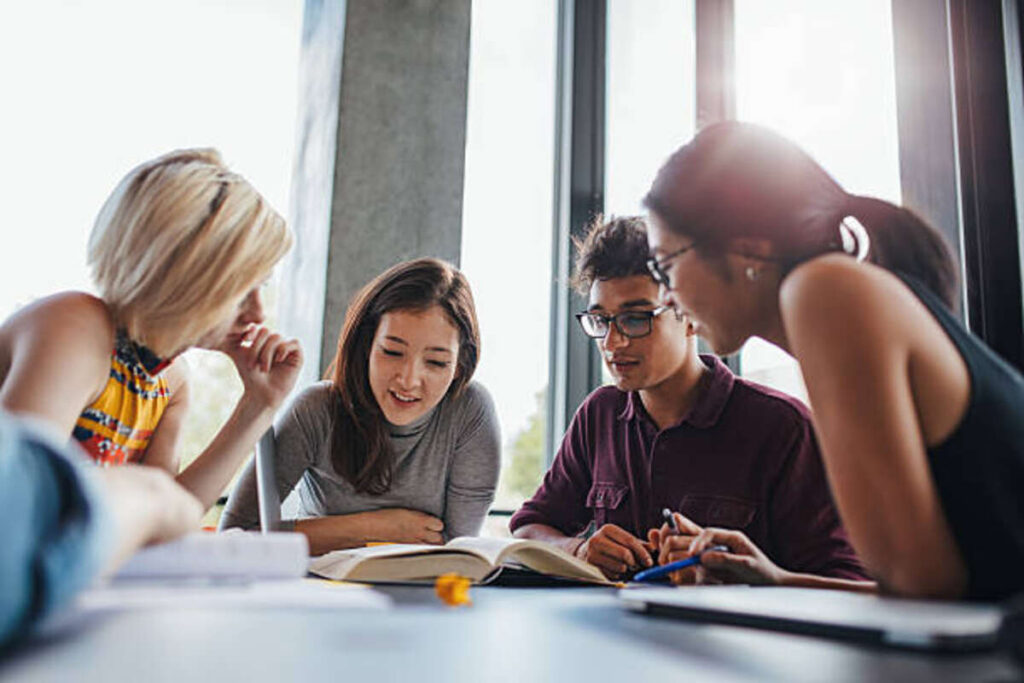 Top Reasons to Choose Canada for Studies